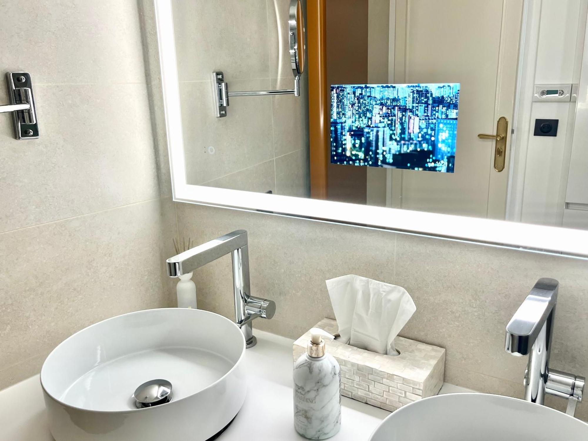 Studio Pres Des Champs-Elysees Paris Exterior photo